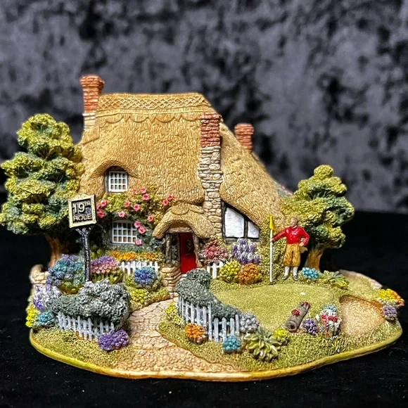 Lilliput Lane | Art | Rare Lilliput Lane The Nineteenth Hole